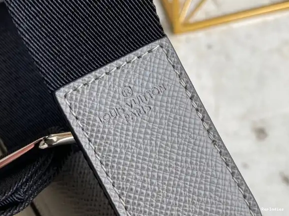 Cheap LOUIS PM VUITTON DISTRICT 0618